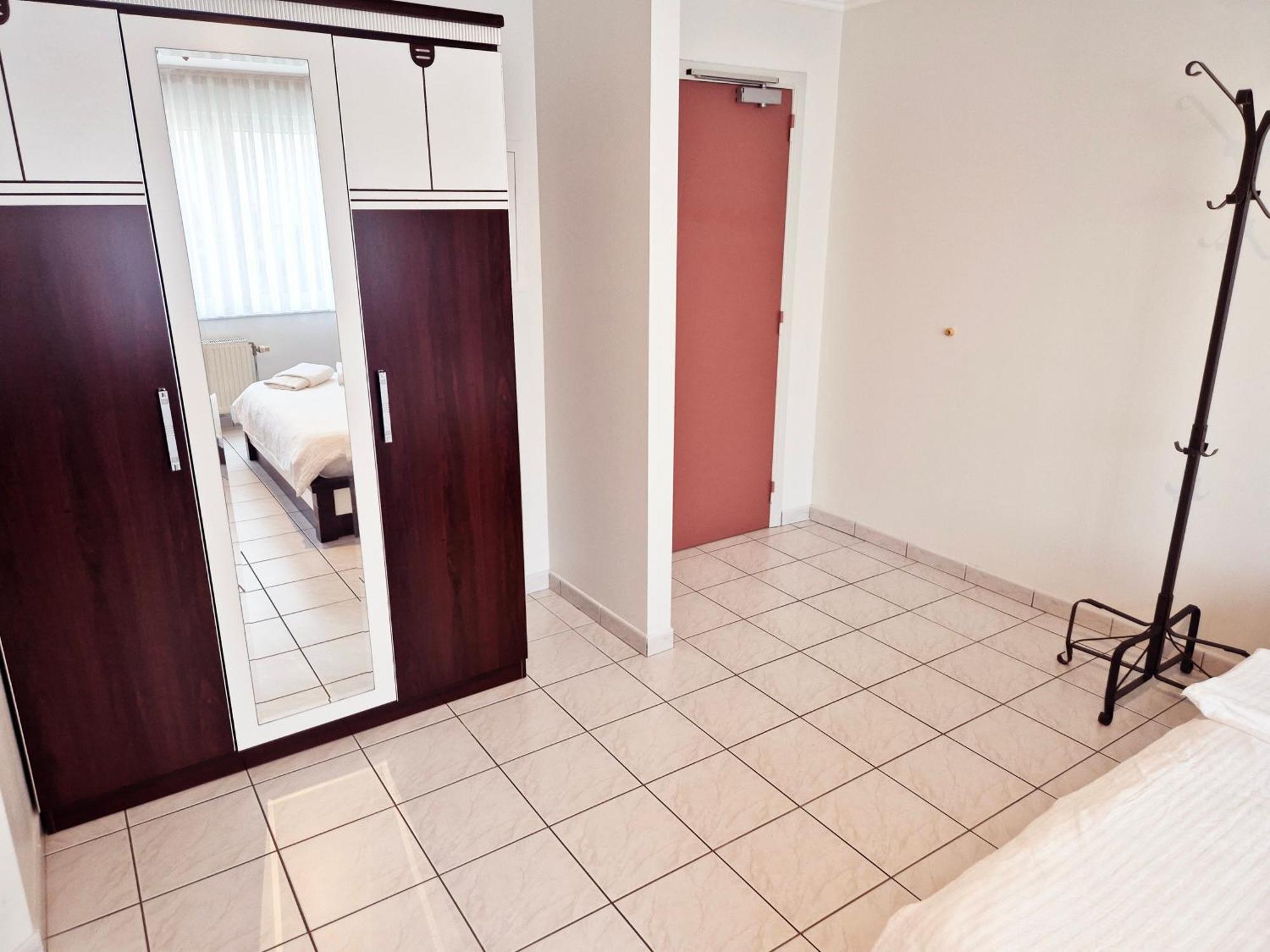 Flatpolis Brussels Airport Budget Дигем Экстерьер фото