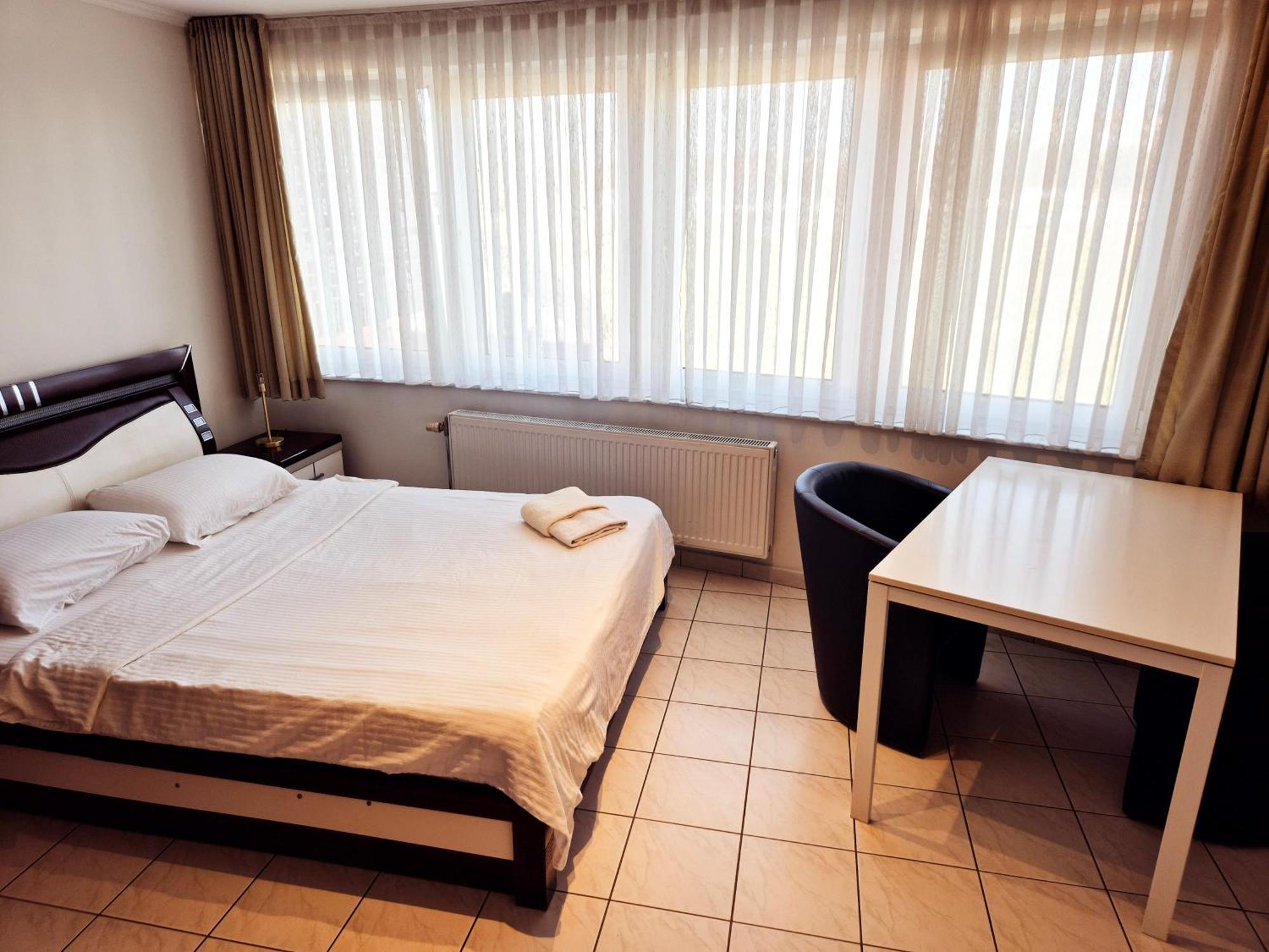 Flatpolis Brussels Airport Budget Дигем Экстерьер фото